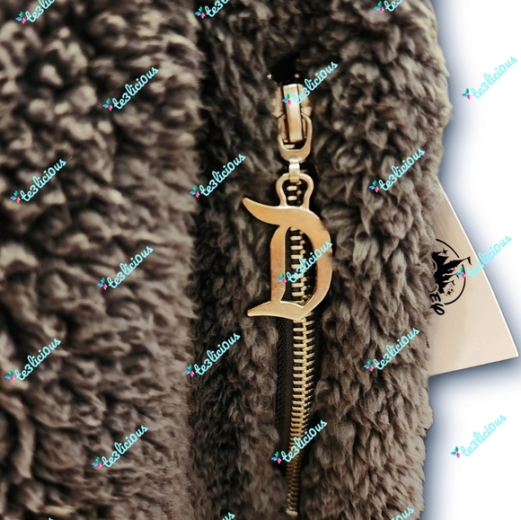 DISNEYLAND GRAY SHERPA PLUSH JOGGER PANTS - Picture 4 of 4